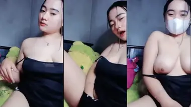 Harumi Gemoy Live Show Pamer Dada Mulus
